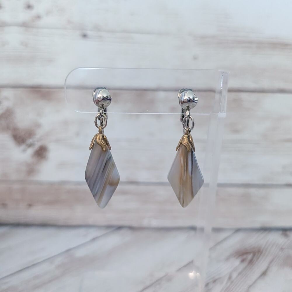Vintage Clip On Earrings Very Pretty & Unusual Dangle Earrings - Picture 2 of 8